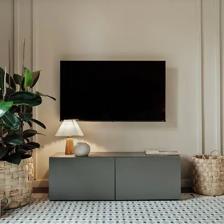 Caris - 2 Bedrooms And Balcony In Les Corts